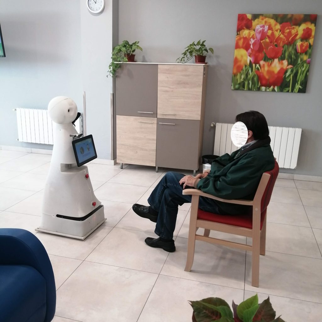 Collecting data in Málaga: Testing mobile telepresence robots in a nursing home